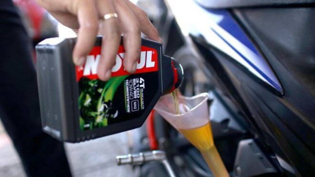 Tại Sao Phải Thay Nhớt Xe Định Kỳ?